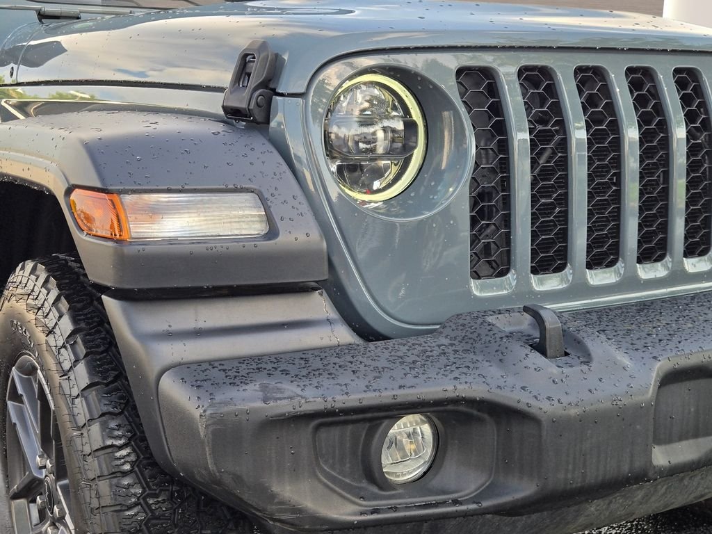 Used 2024 Gray Jeep Sport S image 2