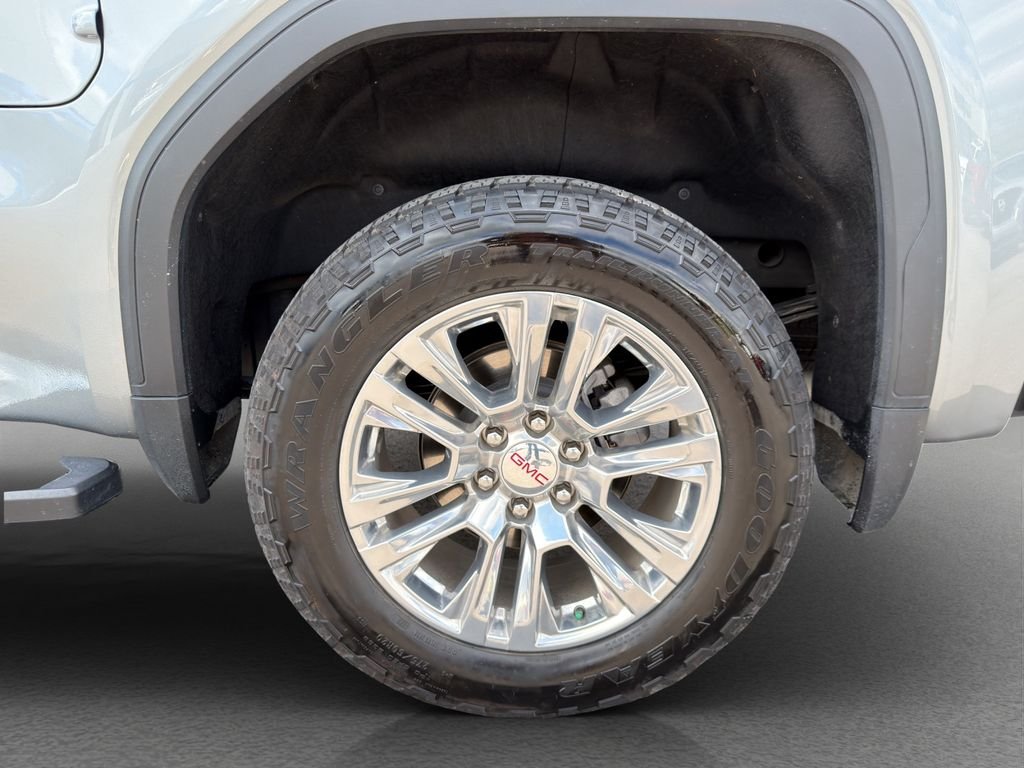Used 2024 Silver GMC Denali image 23