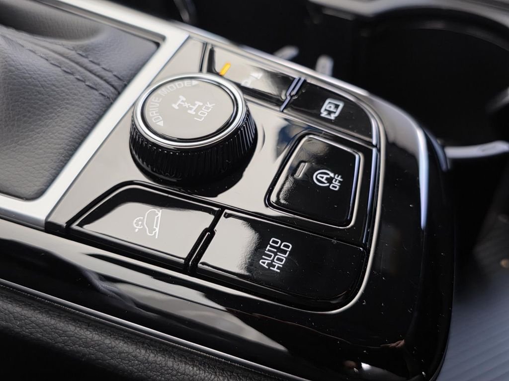 Used 2024 White Kia X-Line image 30