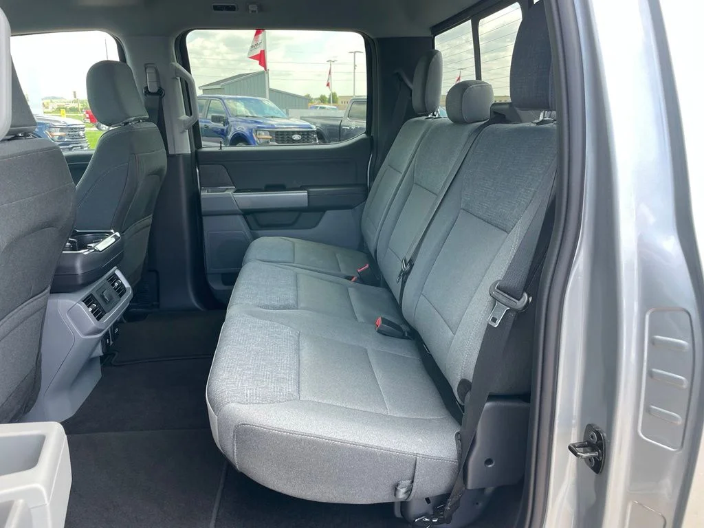Used 2024 Silver Metallic Ford XLT image 8
