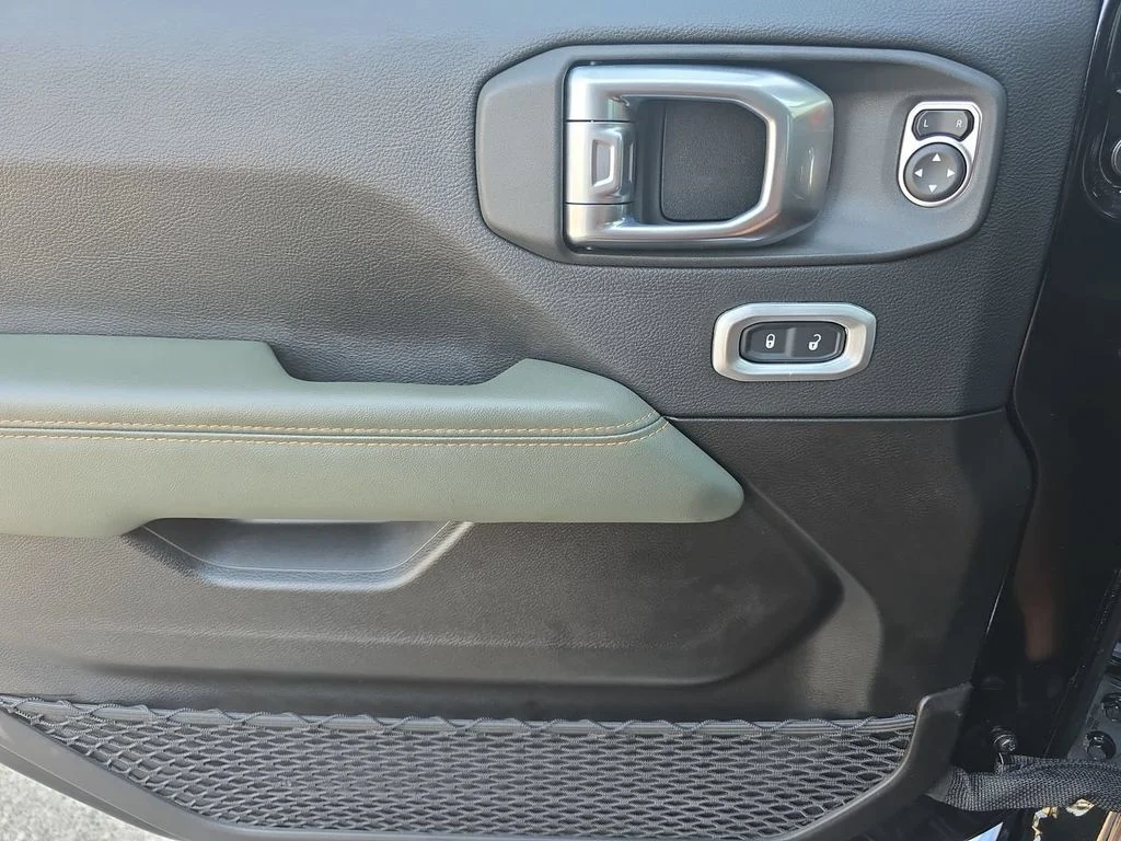 Certified Used 2024 Black Jeep Mojave image 23