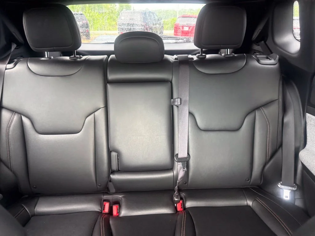 Used 2024 Black Jeep Latitude Lux image 30