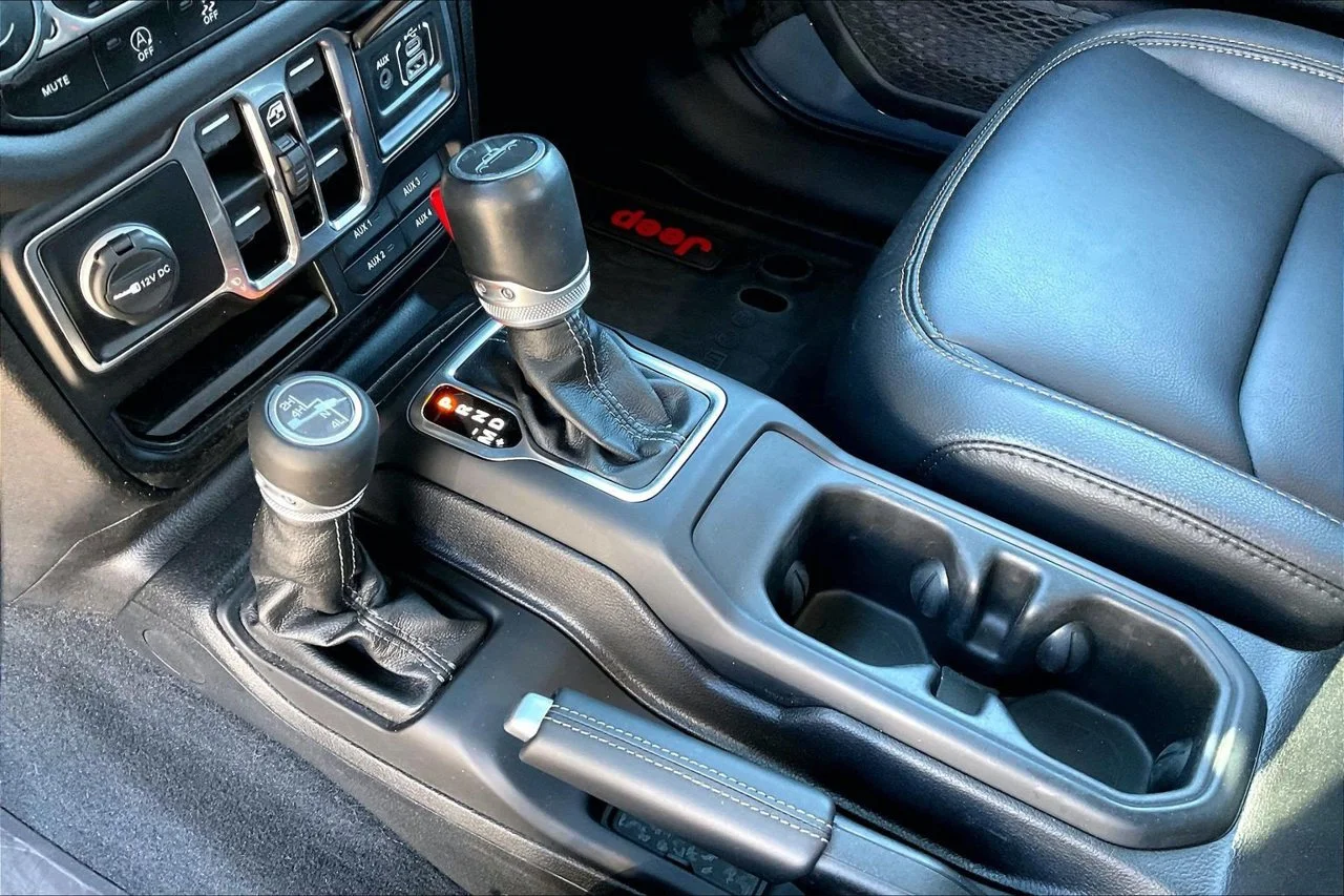 Used 2024 Gray Jeep Sport S image 30