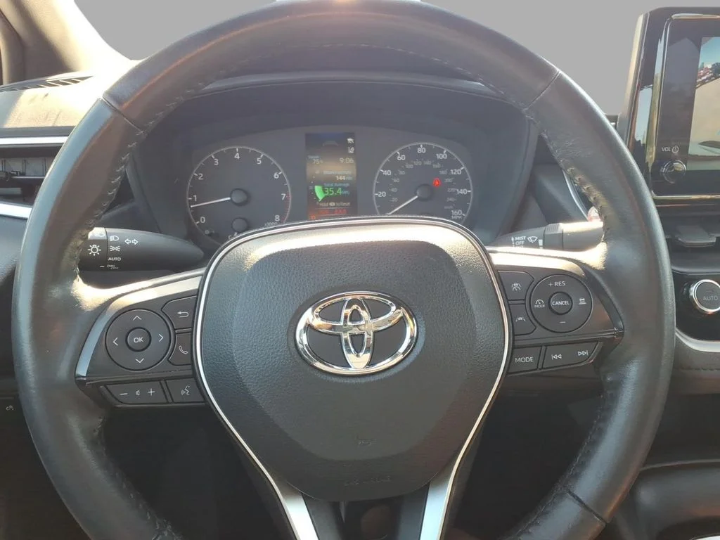 Used 2024 White Toyota SE image 28