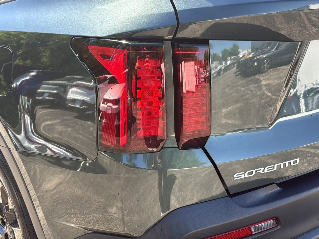 Certified Used 2023 Green Kia X-Line S image 27