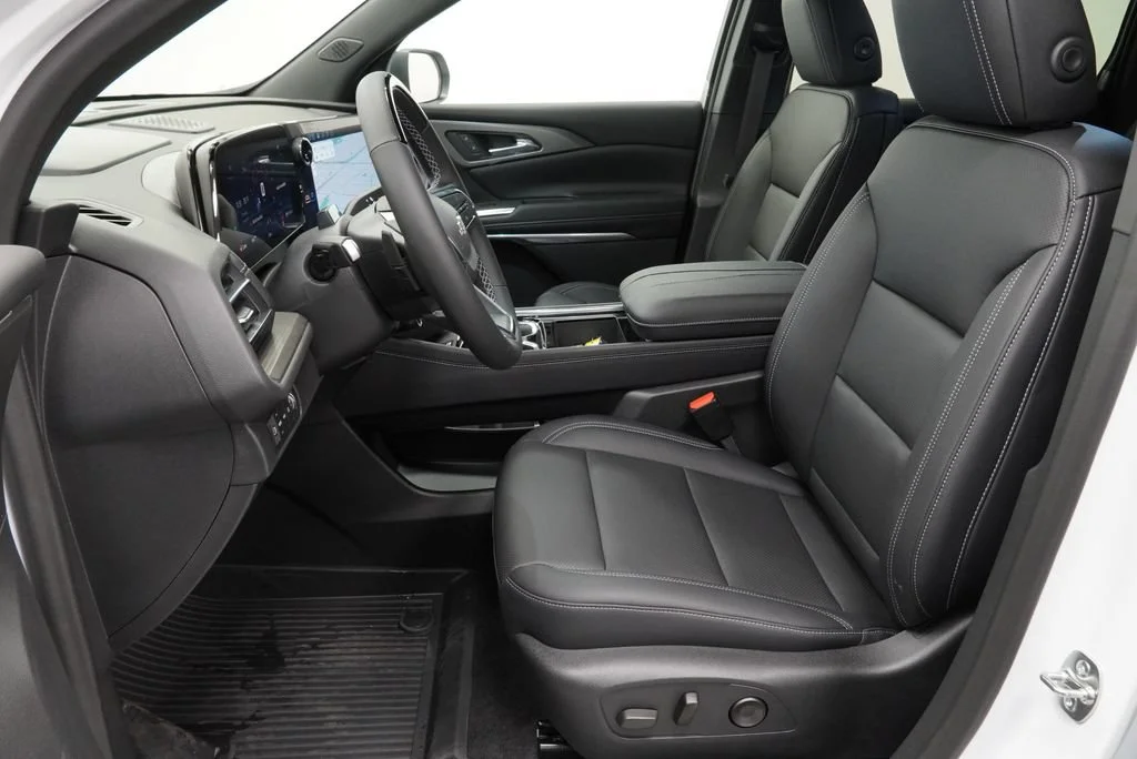 New 2027 Summit White Chevrolet LT image 7