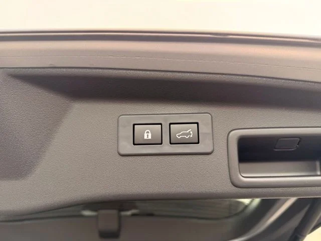 New 2026 ICE SILVER METALLIC Subaru Touring XT image 21