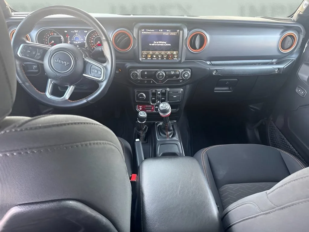 Used 2023  Jeep Mojave image 13