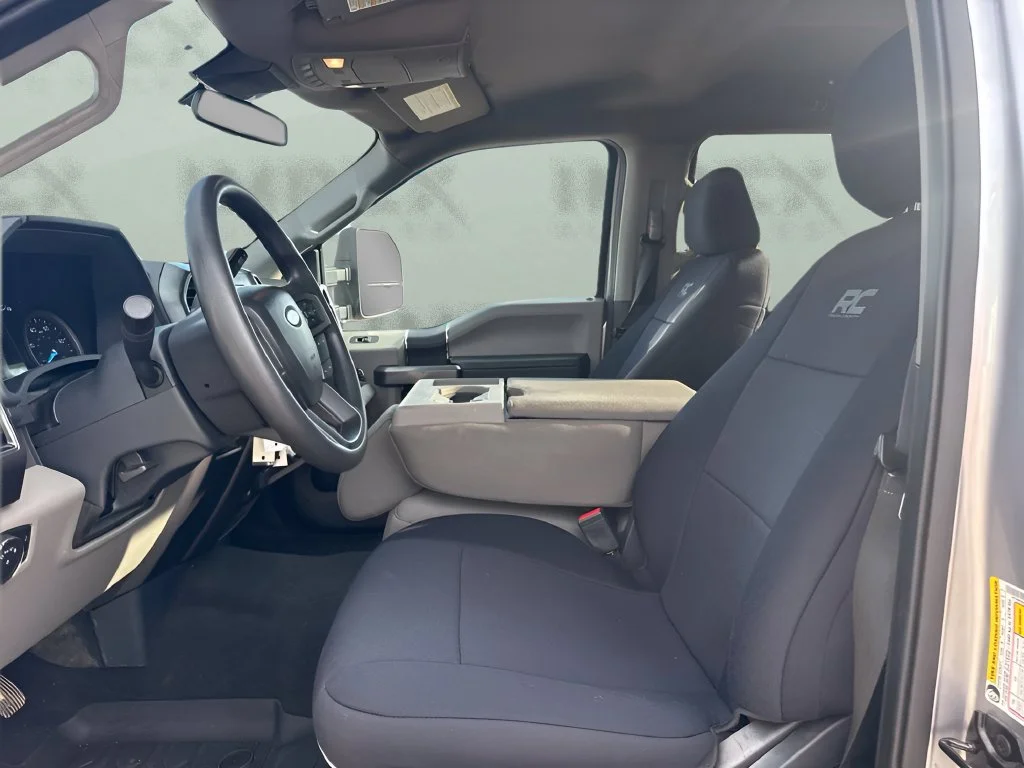 Used 2022  Ford XL image 9