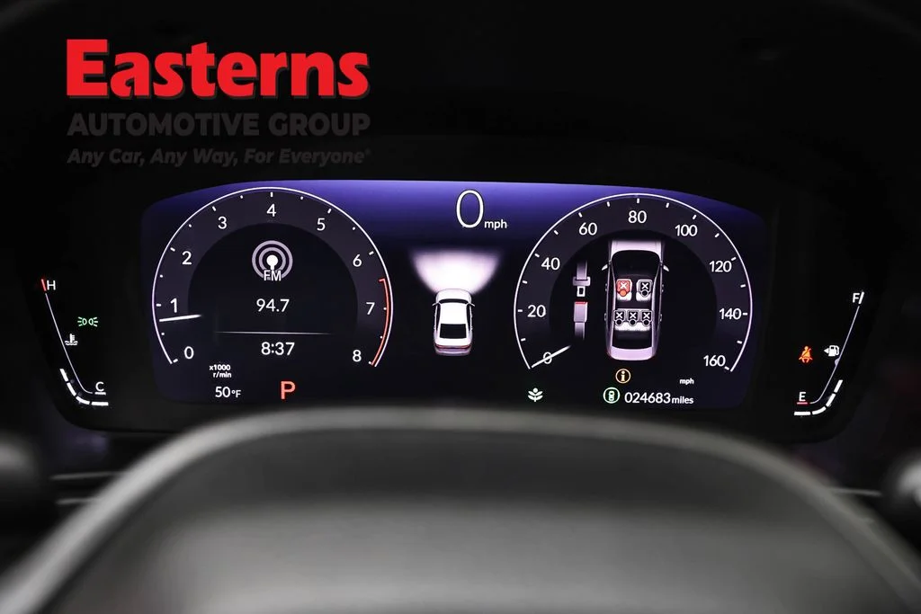 Used 2025 Black Honda SE image 17