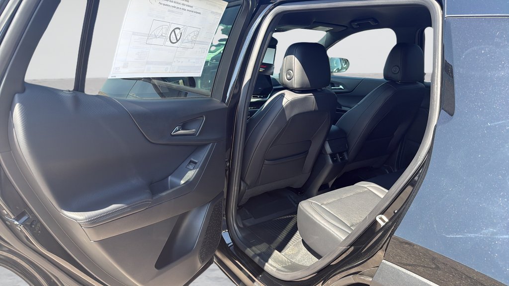 New 2027 Mosaic Black Metallic Chevrolet FWD LT image 34