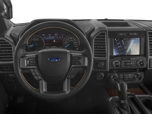 Used 2017  Ford  image 7