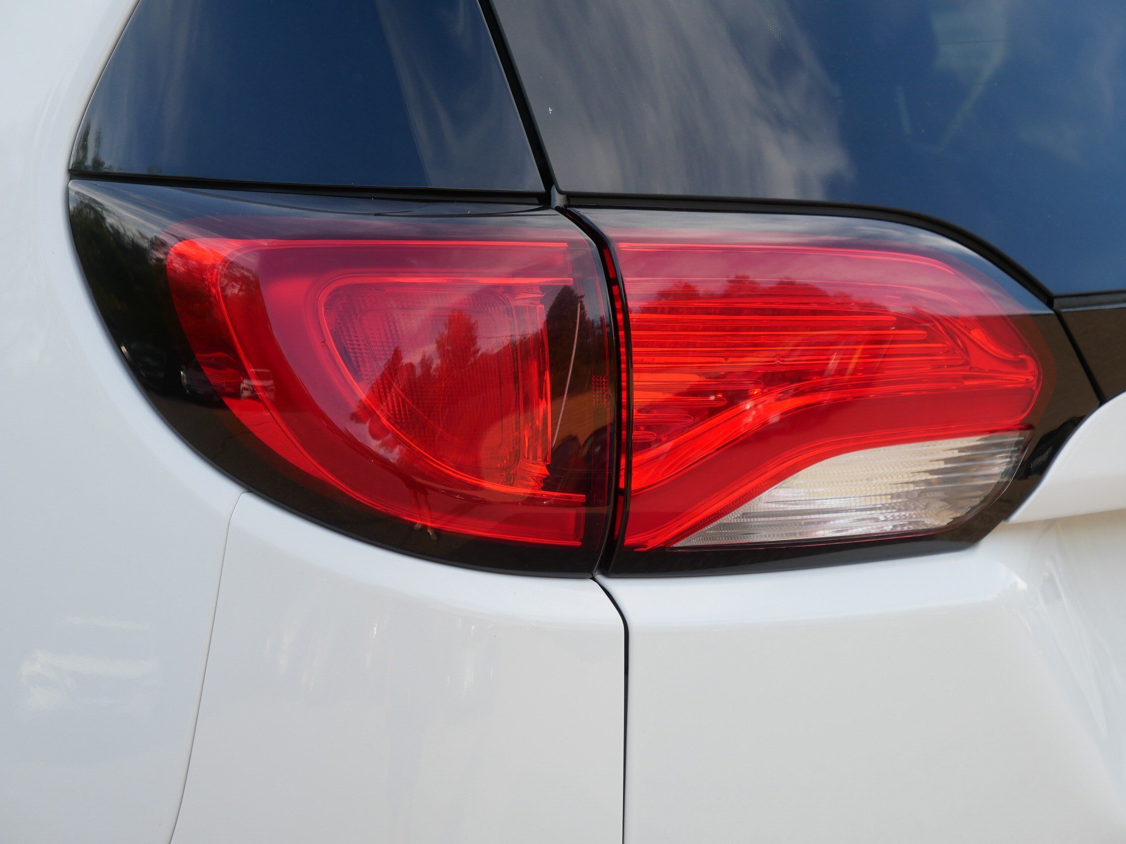 Used 2017 Bright White Clearcoat Chrysler Touring-L image 17