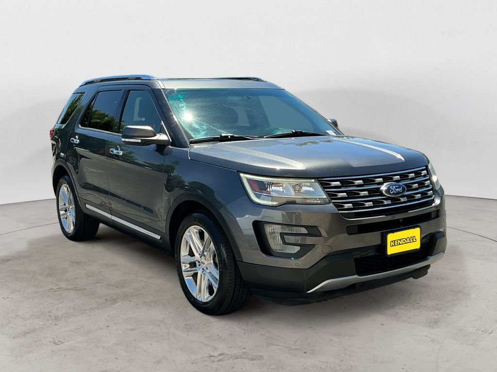 Used 2017 Gray Ford Limited image 7