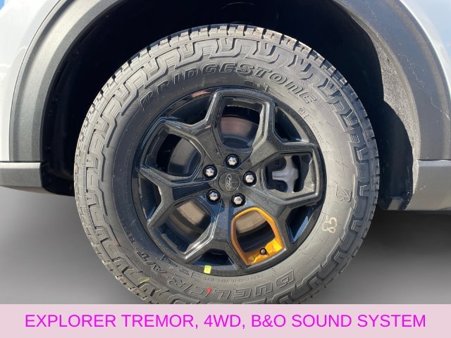 New 2027 White Ford Tremor image 14