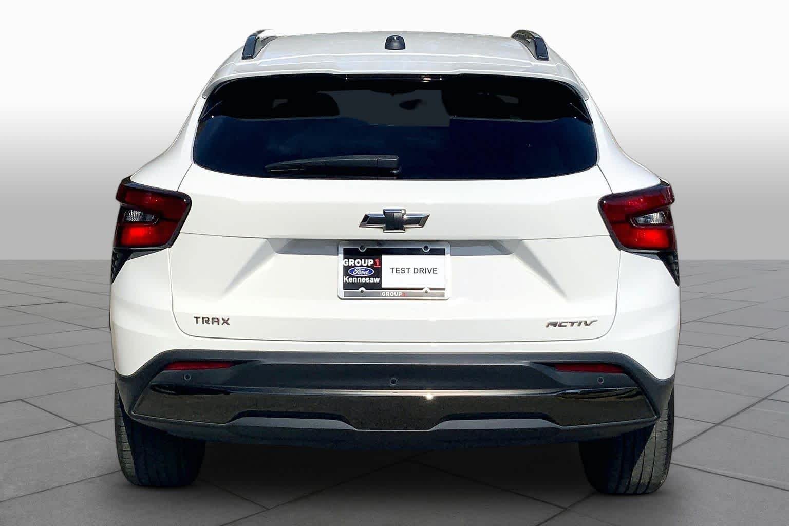 Used 2024 Summit White Chevrolet ACTIV image 5