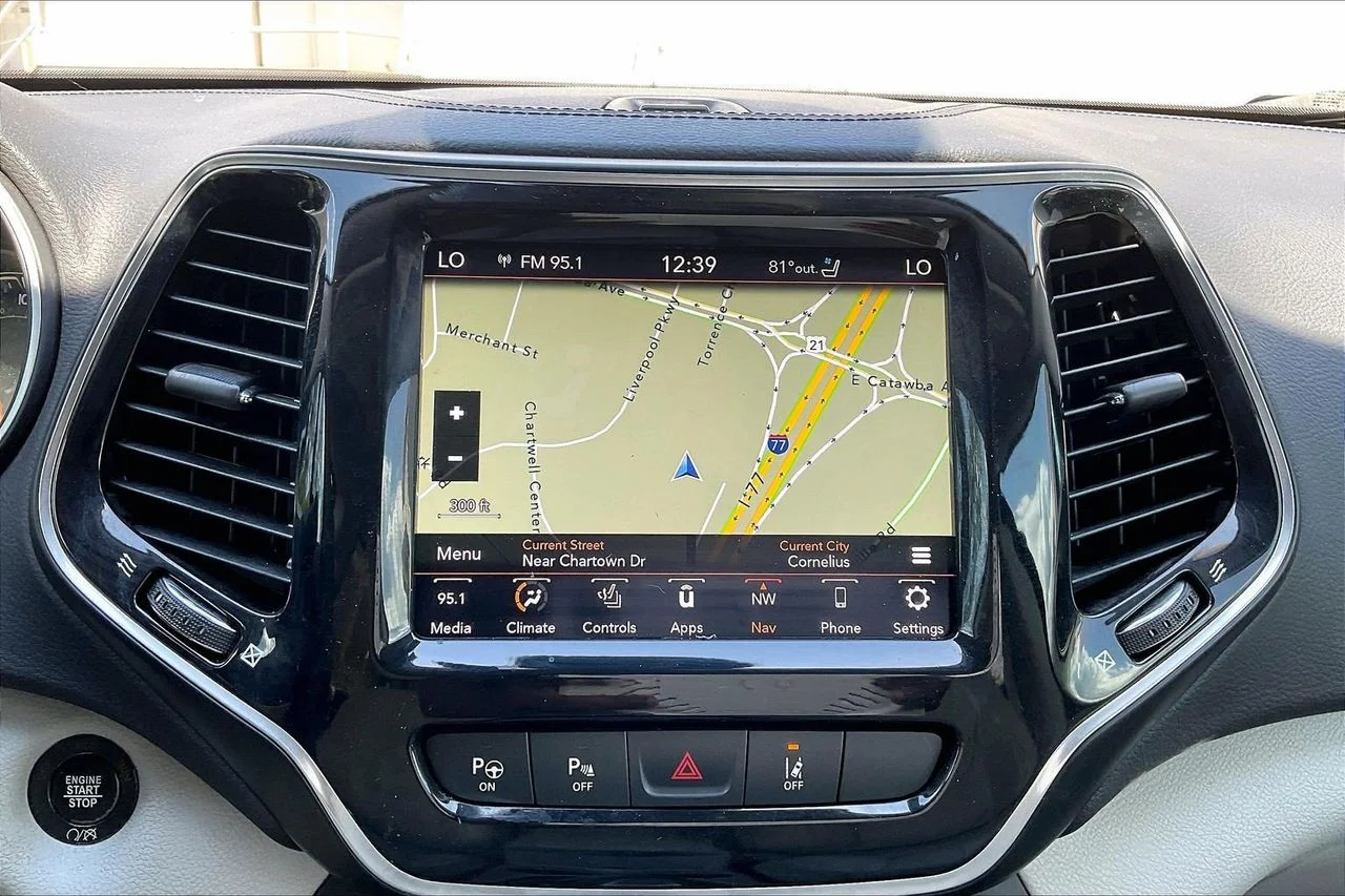 Used 2022 Blue Jeep Limited image 13