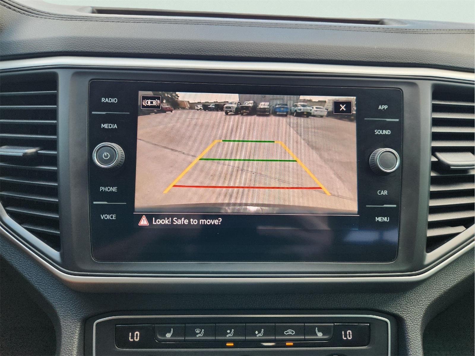 2021 Volkswagen Atlas photo 16 of 32