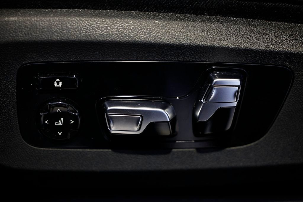 New 2026 Black Sapphire Metallic BMW Label image 24