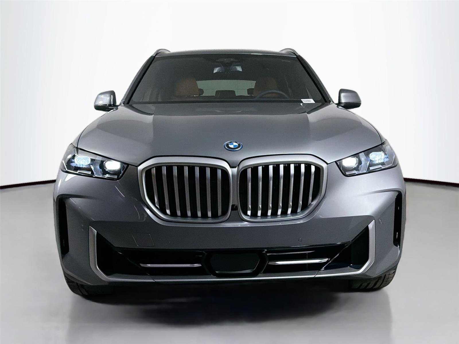 New 2026 Skyscraper Grey Metallic BMW xDrive50e image 3