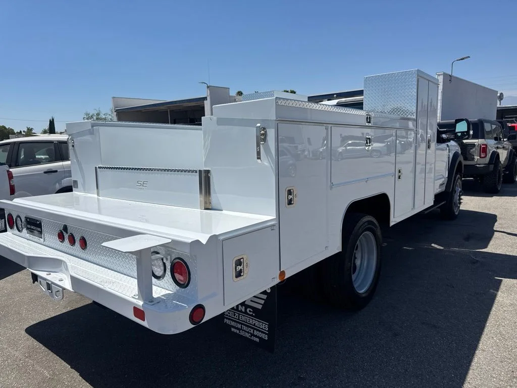 New 2026 Oxford White Ford XL image 4