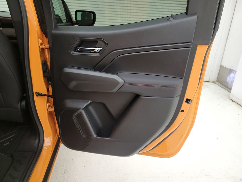 2025 Chevrolet Colorado Z71 - Photo 39