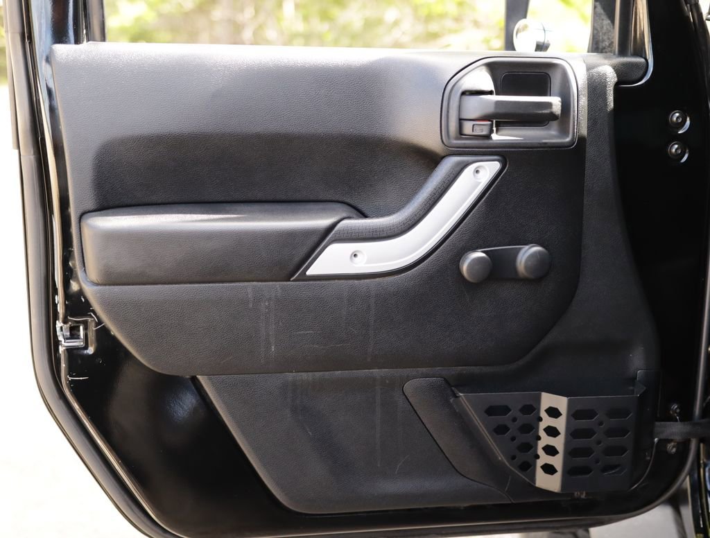 Used 2015 Black Jeep Sport image 19