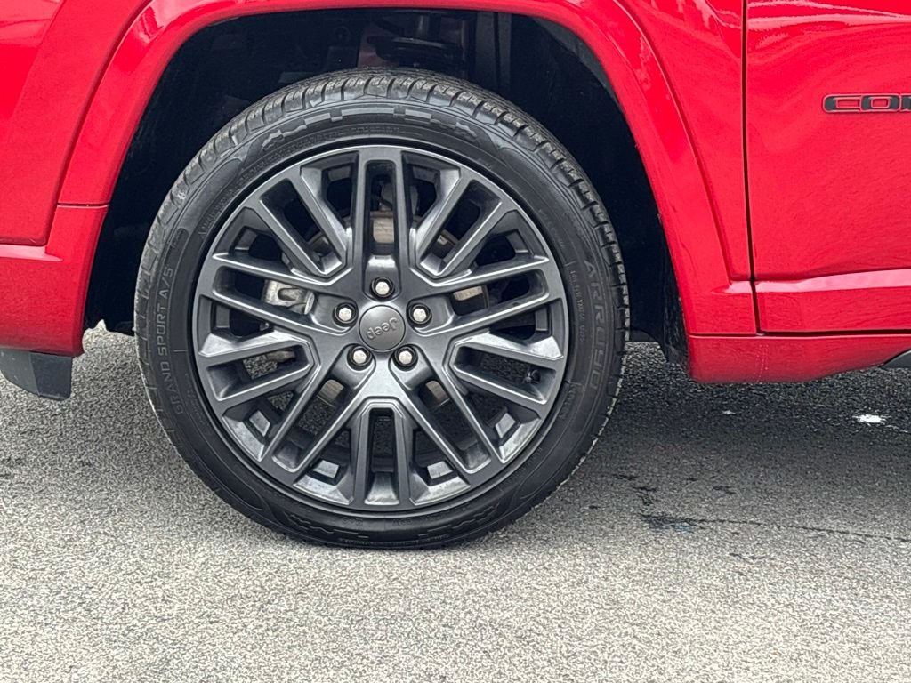 Used 2022 Red Jeep Limited image 9