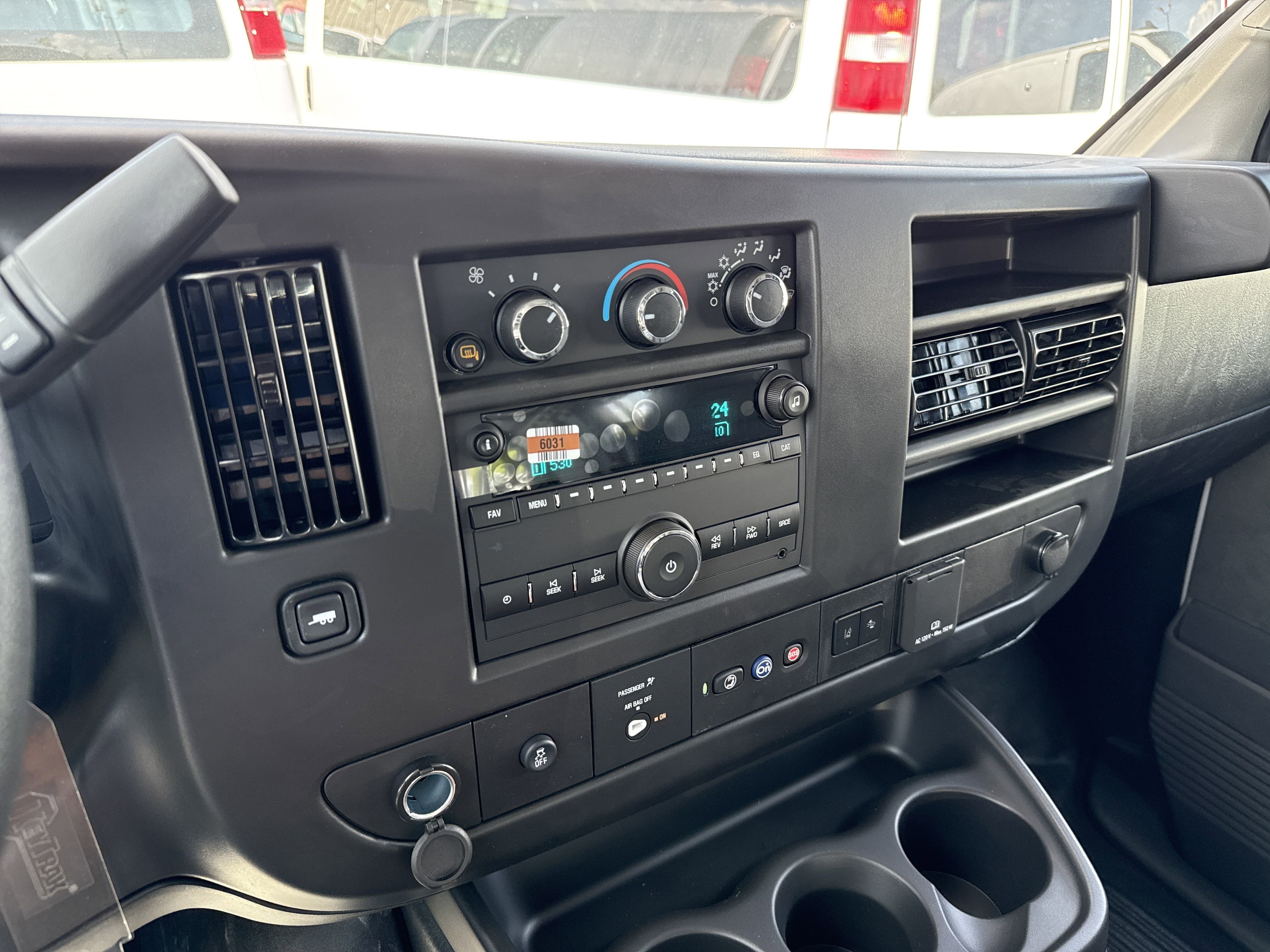 2025 Chevrolet Express Cargo Work Van - Photo 15