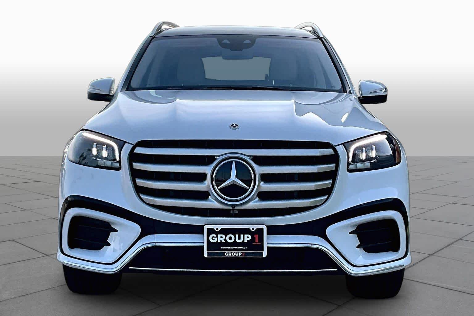Used 2025 MANUFAKTUR Moonlight White Metallic Mercedes-Benz GLS 450 image 4
