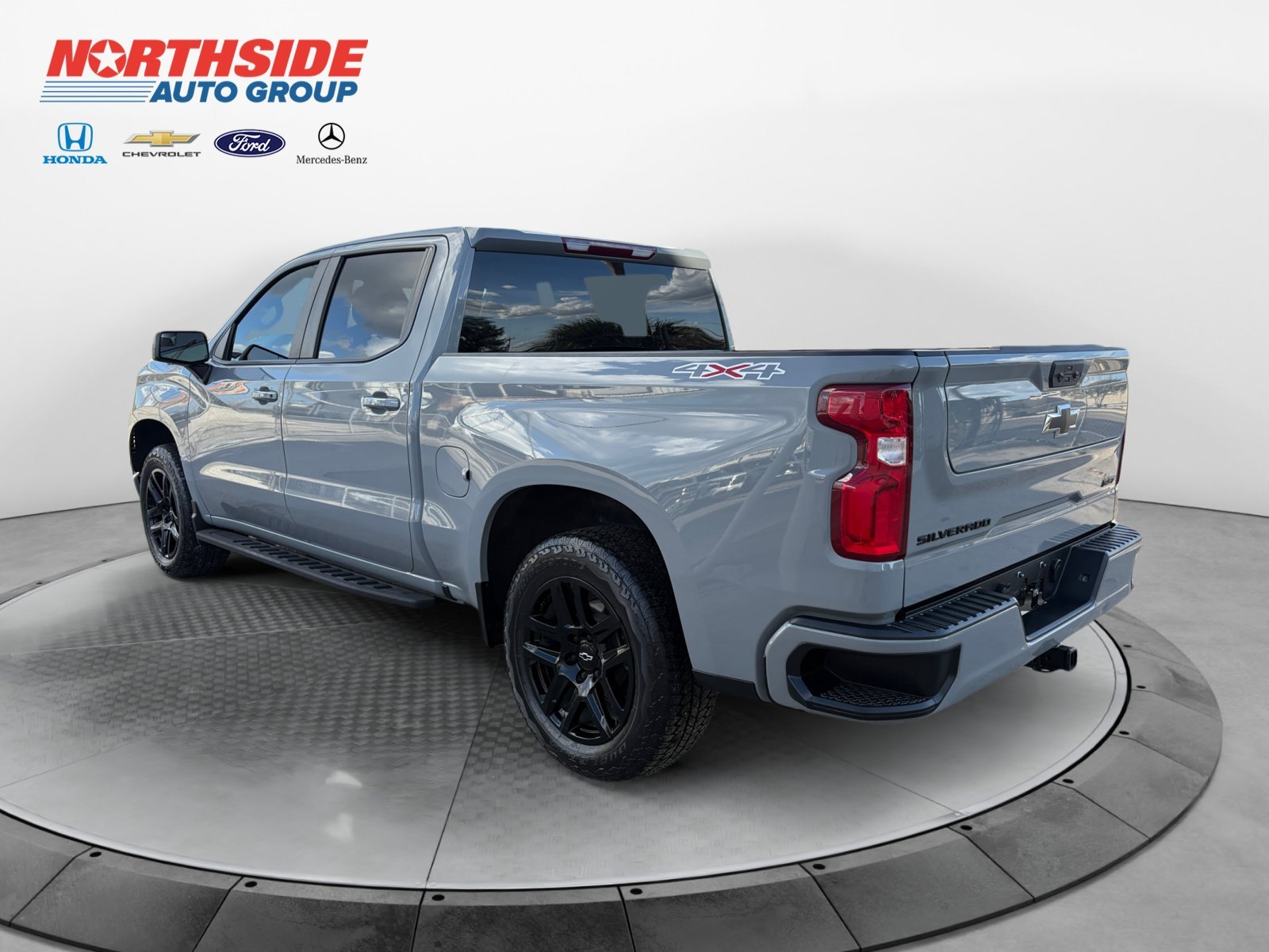 Used 2025 Gray Chevrolet RST image 5