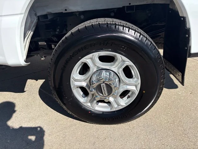 Certified Used 2025 Oxford White Clearcoat Ford XLT image 11