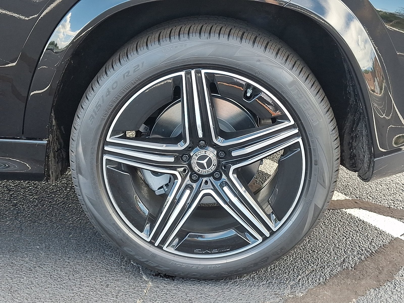 New 2027 Obsidian Black Metallic Mercedes-Benz GLE 350 image 7