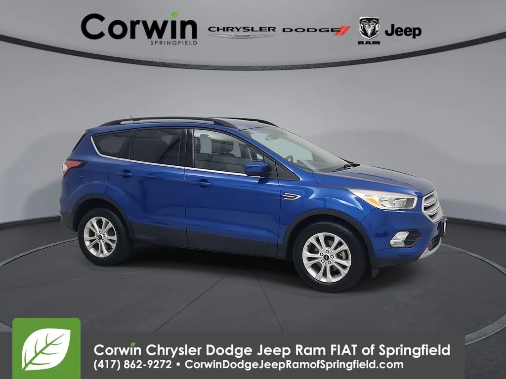 Used 2018 Blue Ford SE image 1
