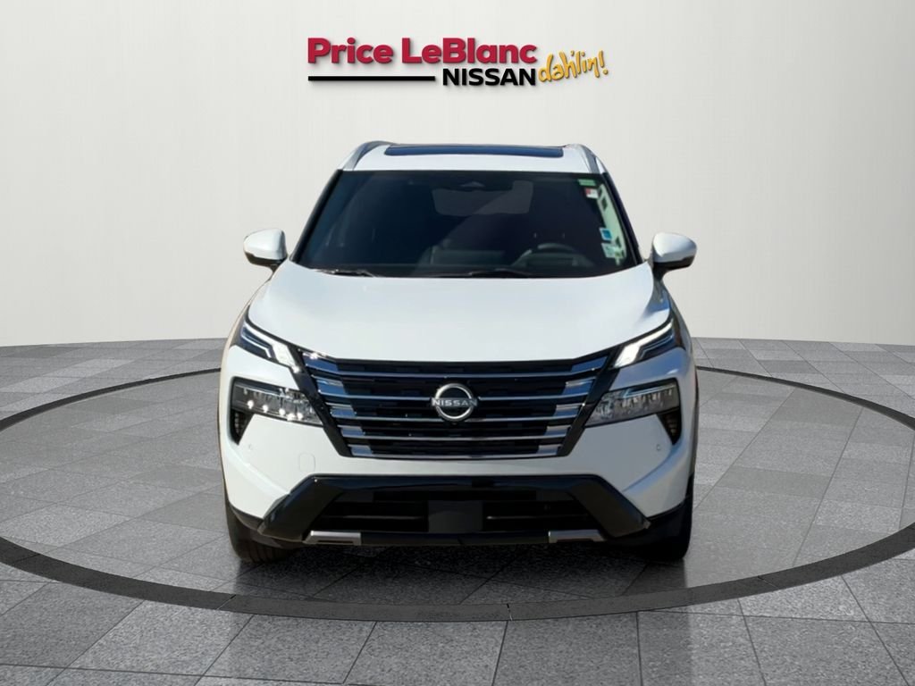 2024 Nissan Rogue Platinum photo 2