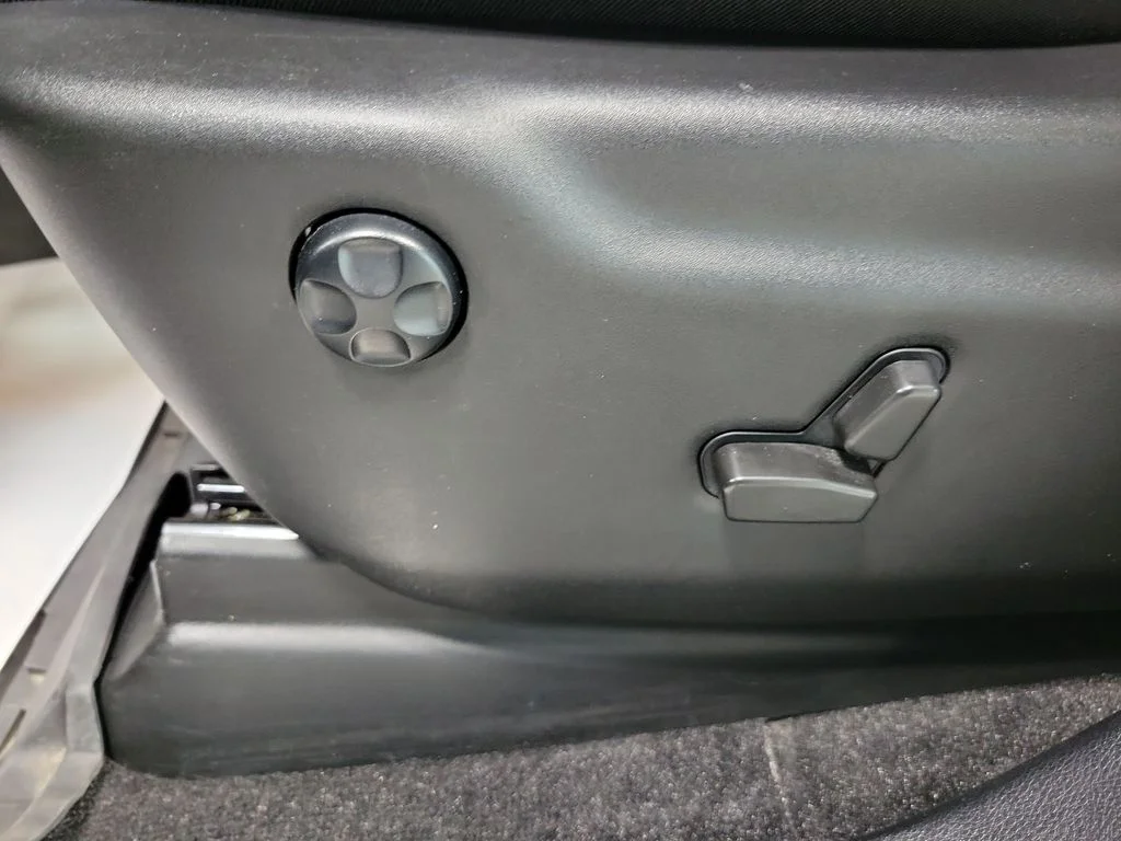 Certified Used 2021 Black Jeep Overland image 30