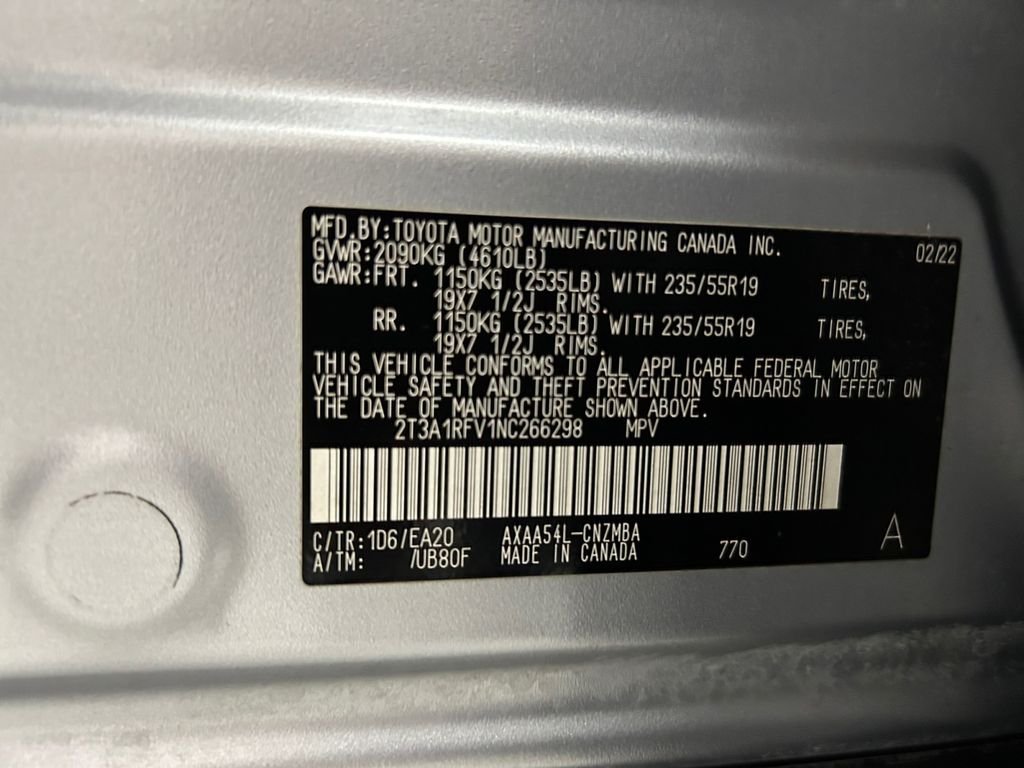 Used 2022 Silver Toyota XLE Premium image 20