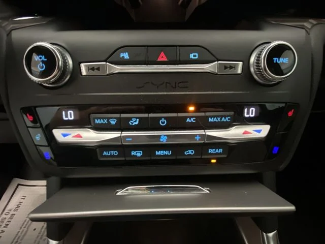 Used 2020 Blue Ford Limited image 16