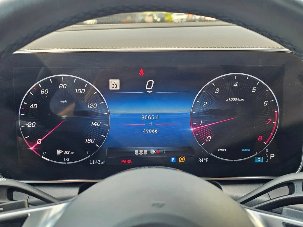 Used 2023  Mercedes-Benz GLC 300 image 27