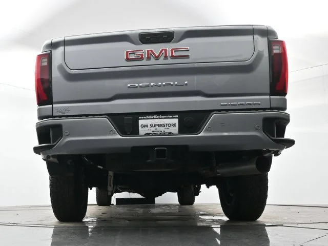 Used 2025 Sterling Metallic GMC Denali image 27