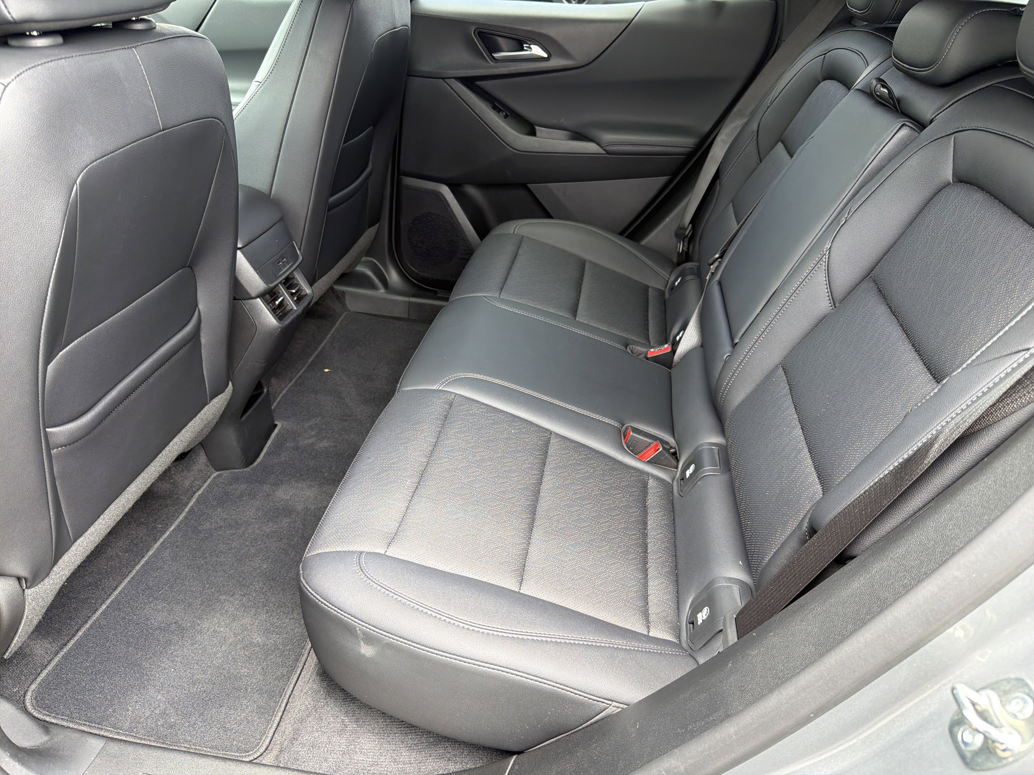 Used 2025 Sterling Gray Metallic Chevrolet LT image 31