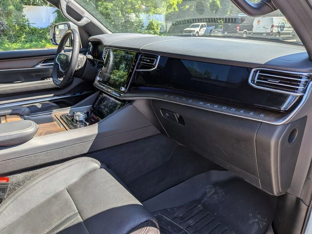 Used 2022 White Jeep Series I image 36
