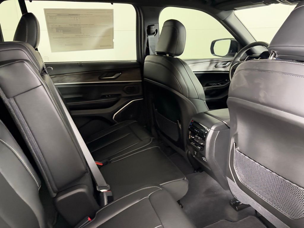 2025 Jeep Grand Cherokee L Limited - Photo 17