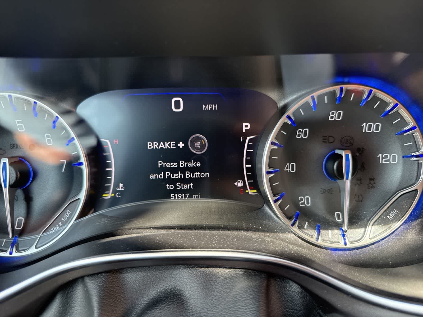 2017 Chrysler Pacifica Limited's photo