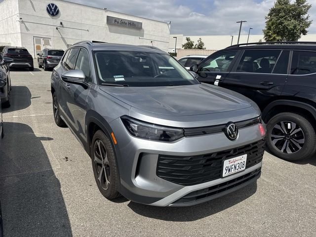 2026 Volkswagen Tiguan 2.0T SE's photo