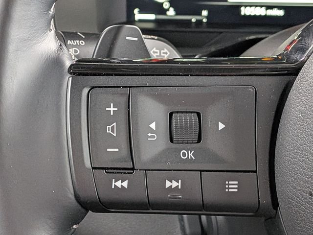 Used 2025 Gray Nissan Platinum image 26