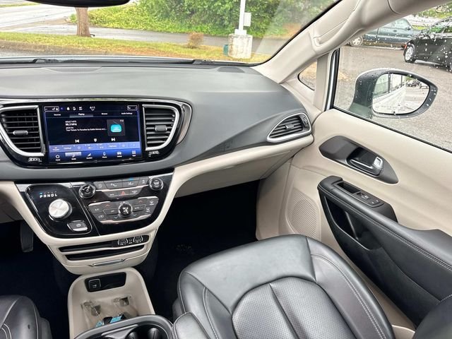 Used 2023 White Chrysler Touring L image 21