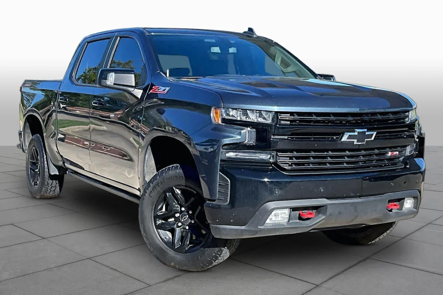Used 2020 Shadow Gray Metallic Chevrolet LT Trail Boss image 3