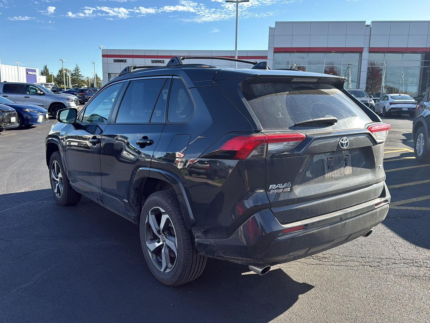 Used 2022 Midnight Black Metallic Toyota SE image 5