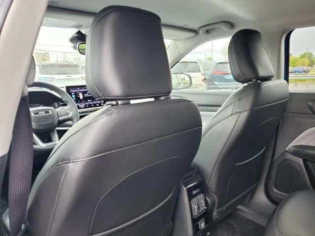 Used 2022 Laser Blue Pearlcoat Jeep Latitude image 24